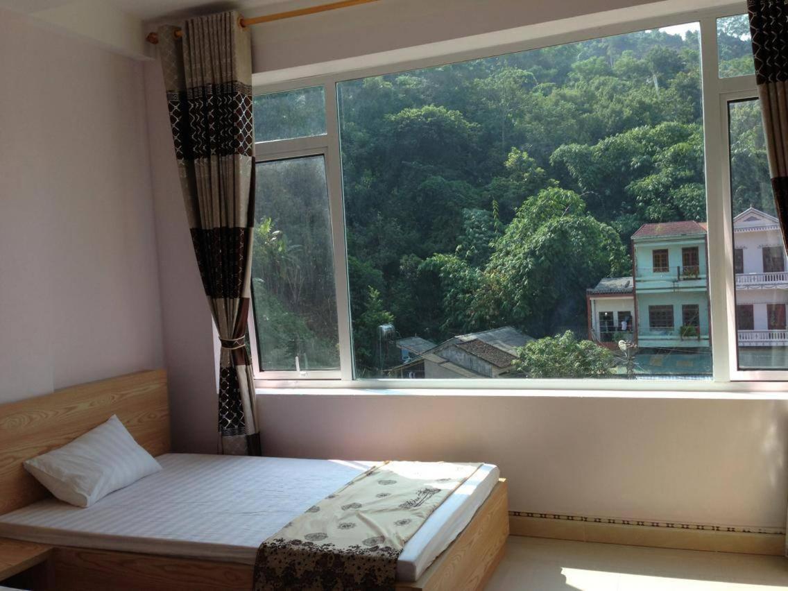 Quy Anh Hotel Bao Lac Town Exterior foto